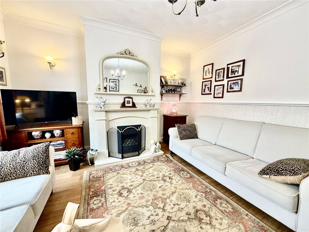 Property photo 3 of 17 Picture No. 04