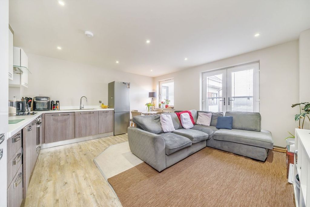 Property photo 2 of 6