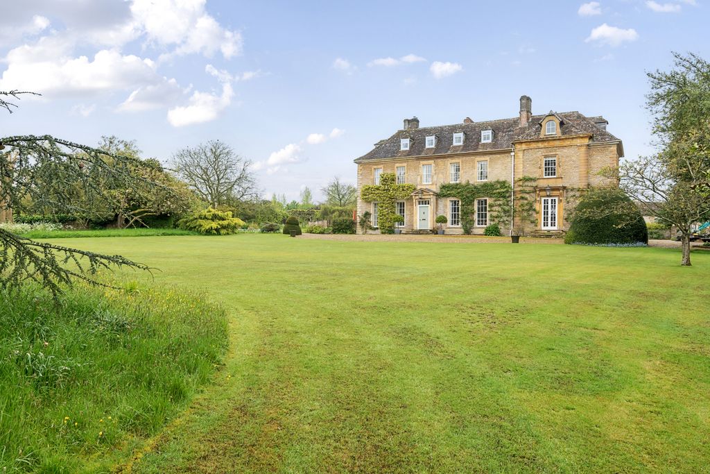 Property photo 2 of 41 Grounds