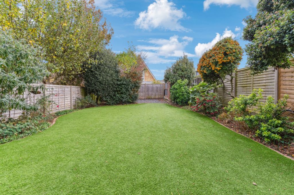 Property photo 2 of 17 Picture No. 27