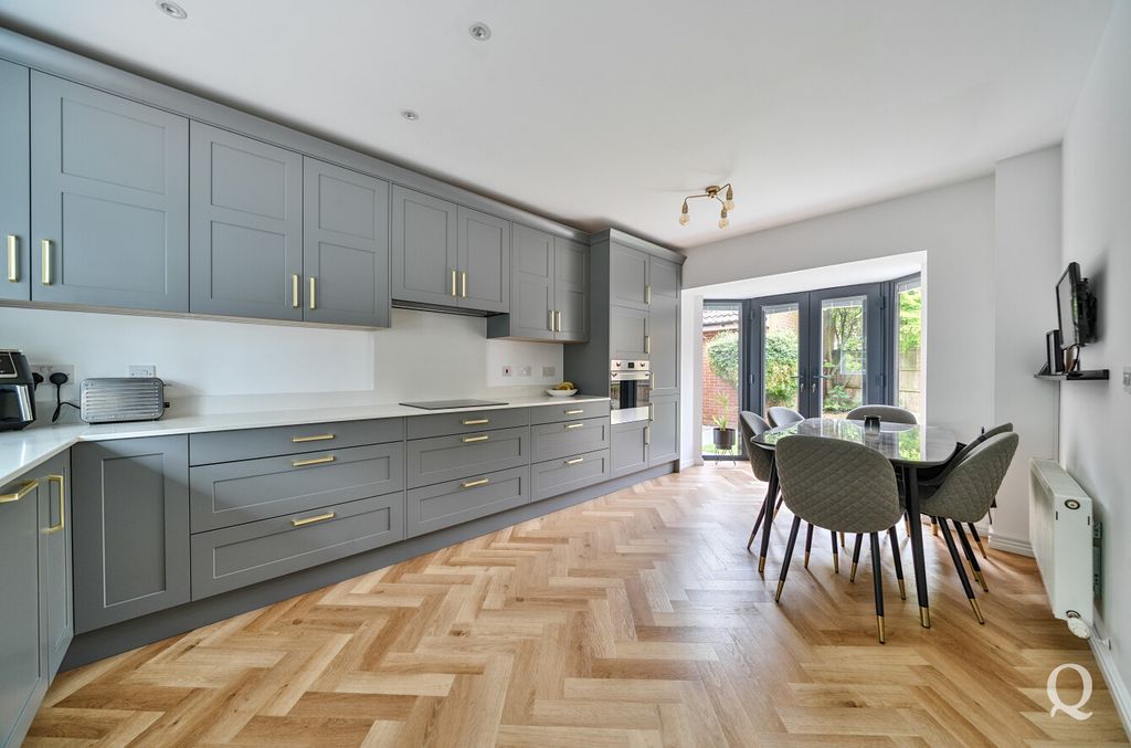 Property photo 2 of 20 F715329A-c36B-42d...