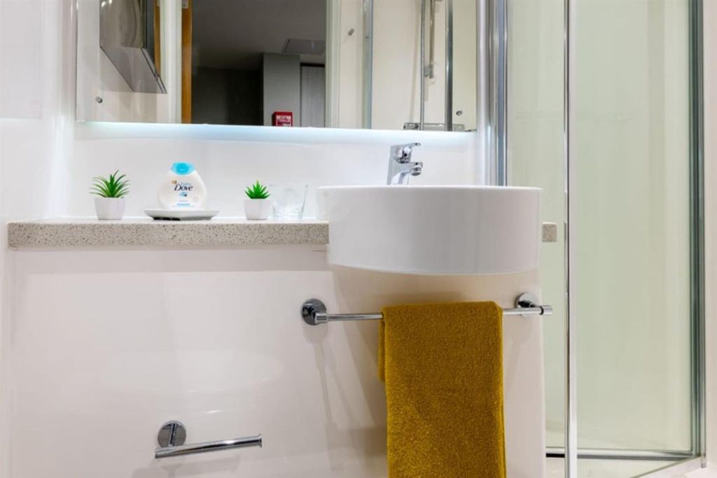 Property photo 3 of 36