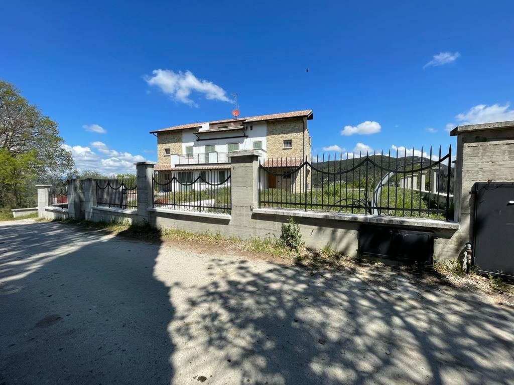 Property photo 2 of 18