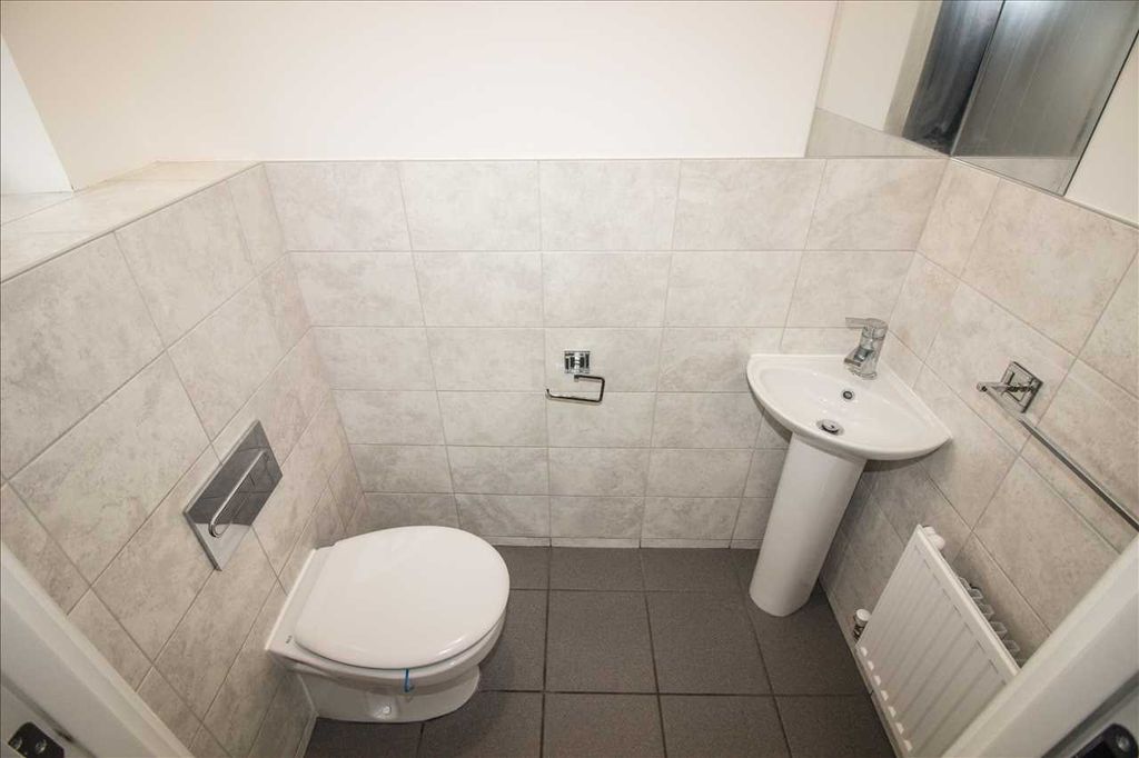 Property photo 2 of 8 Downstairs Cloakroom