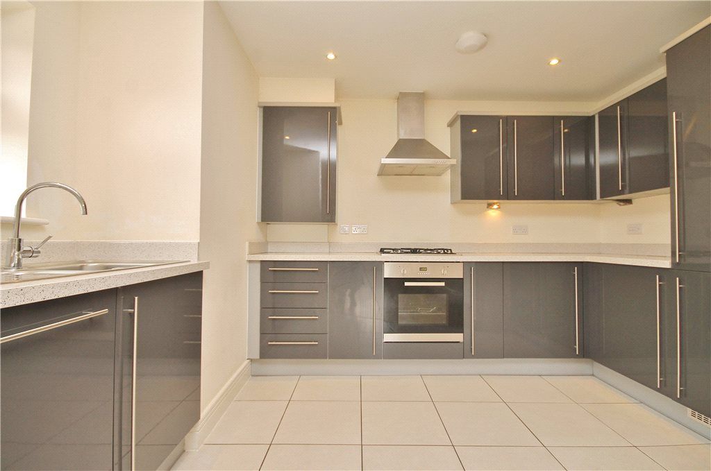 Property photo 3 of 9 Kitchen