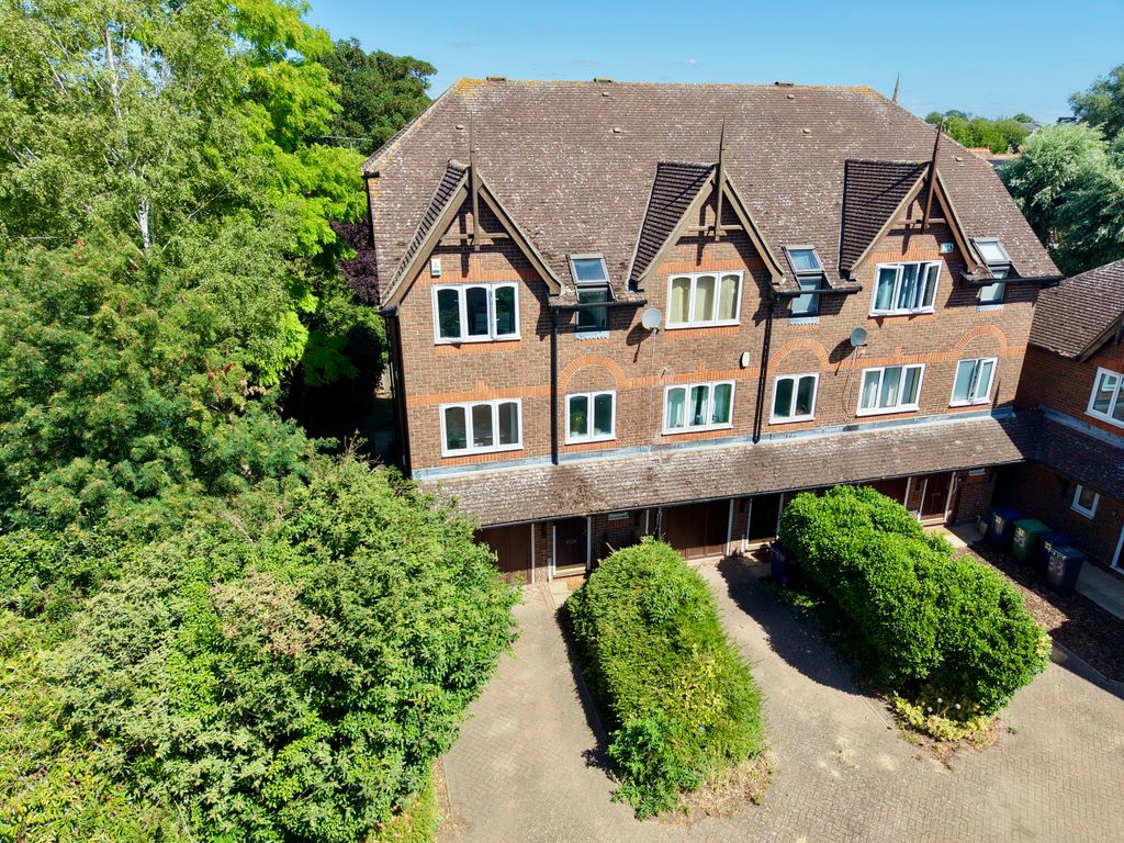 Property photo 2 of 10 1