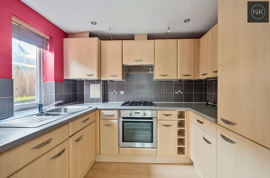 Property photo 2 of 20 5110622