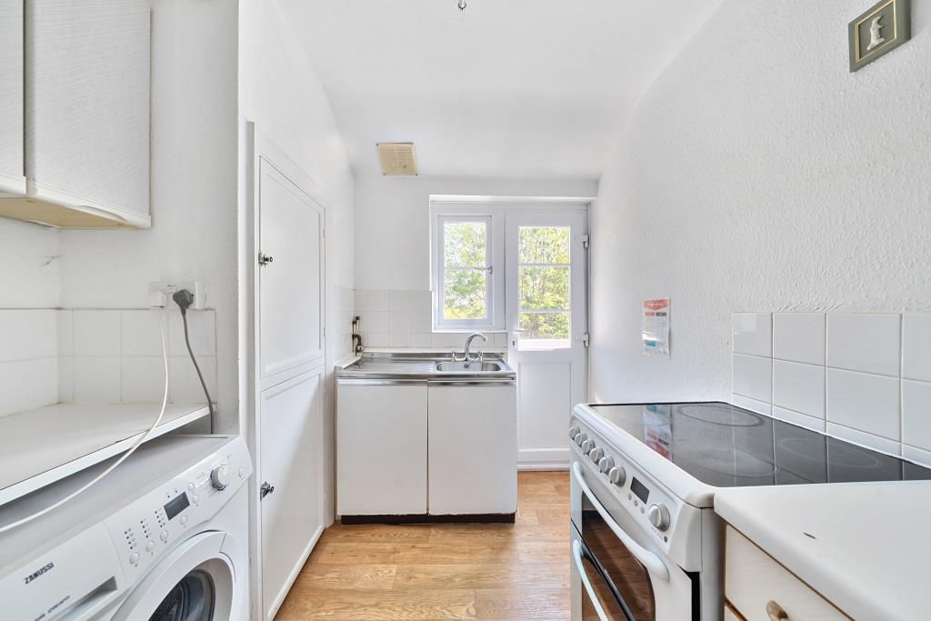 Property photo 2 of 14 Kitchen