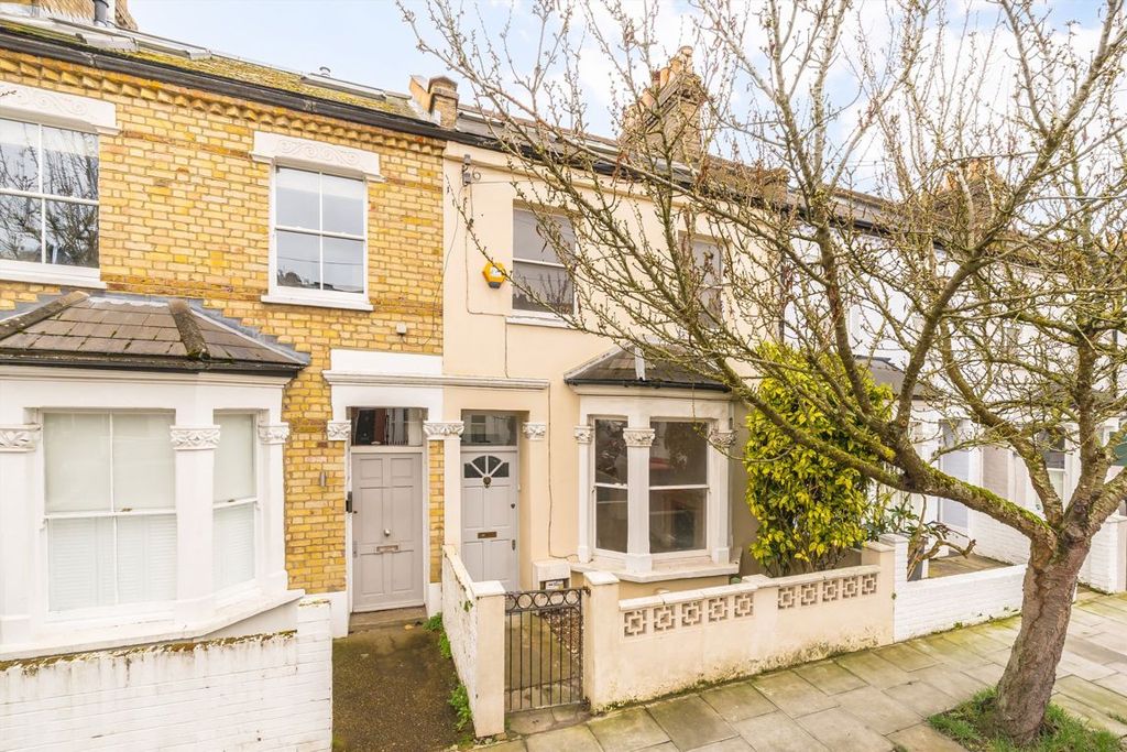 Property photo 1 of 8