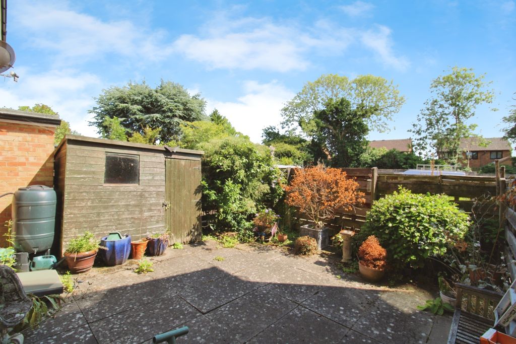Property photo 2 of 7 Garden