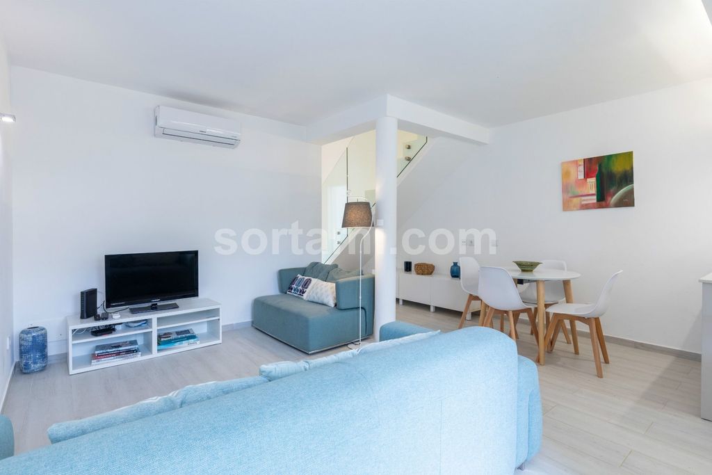 Property photo 2 of 32