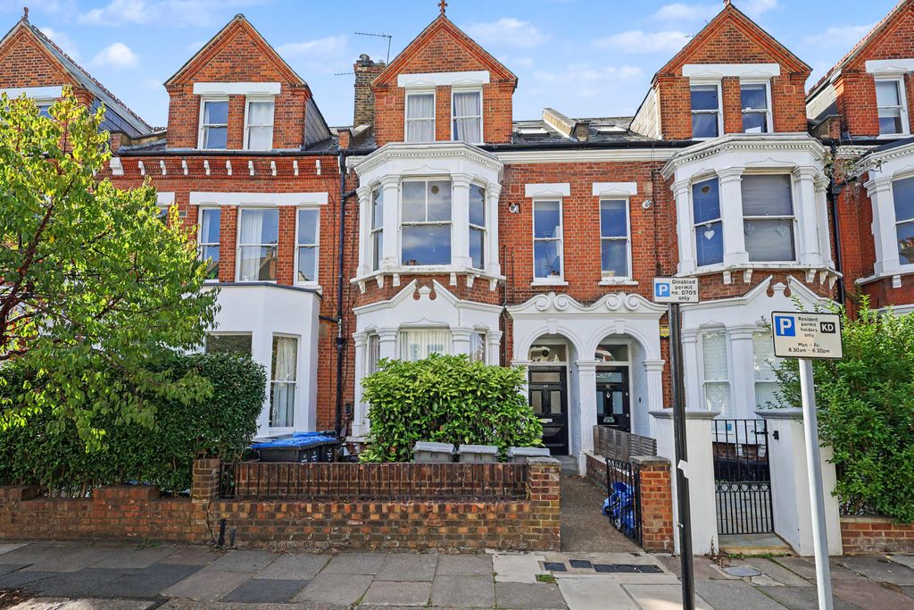 Property photo 1 of 17 33B Streatley Road, London Nw6 7Lt