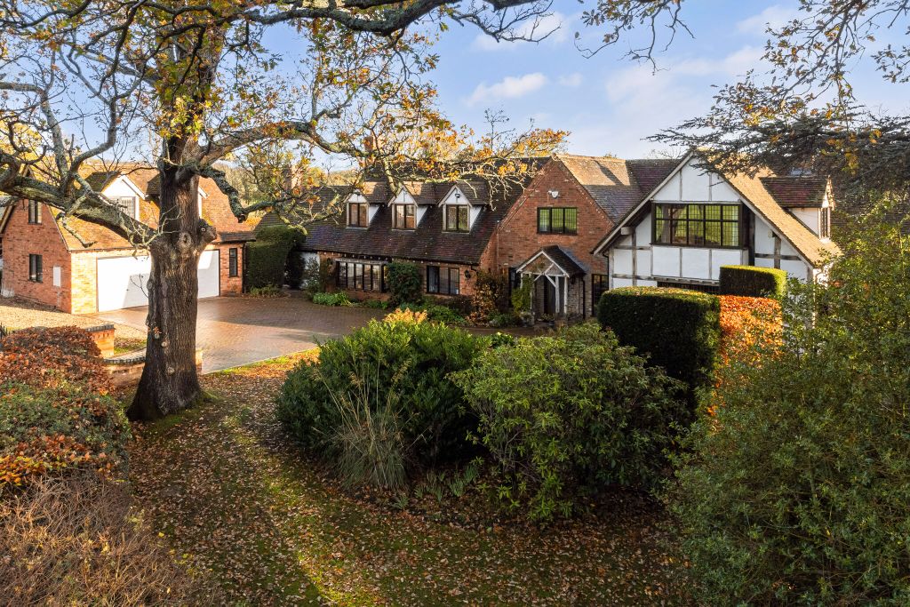 Property photo 2 of 26