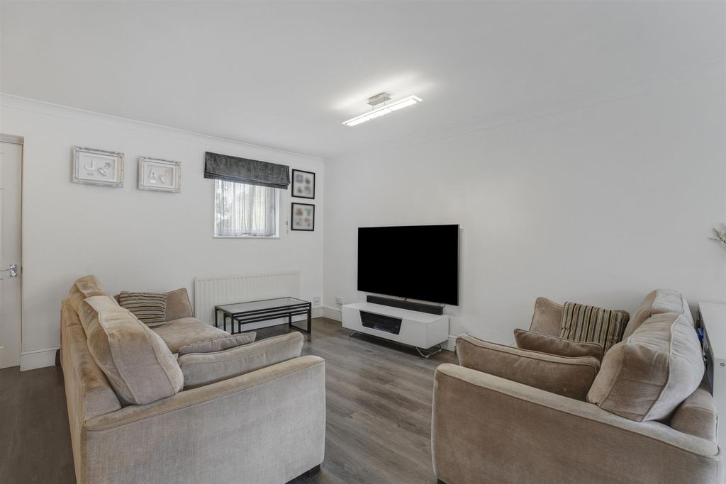 Property photo 2 of 14 5_A7409697-Hdr.Jpg