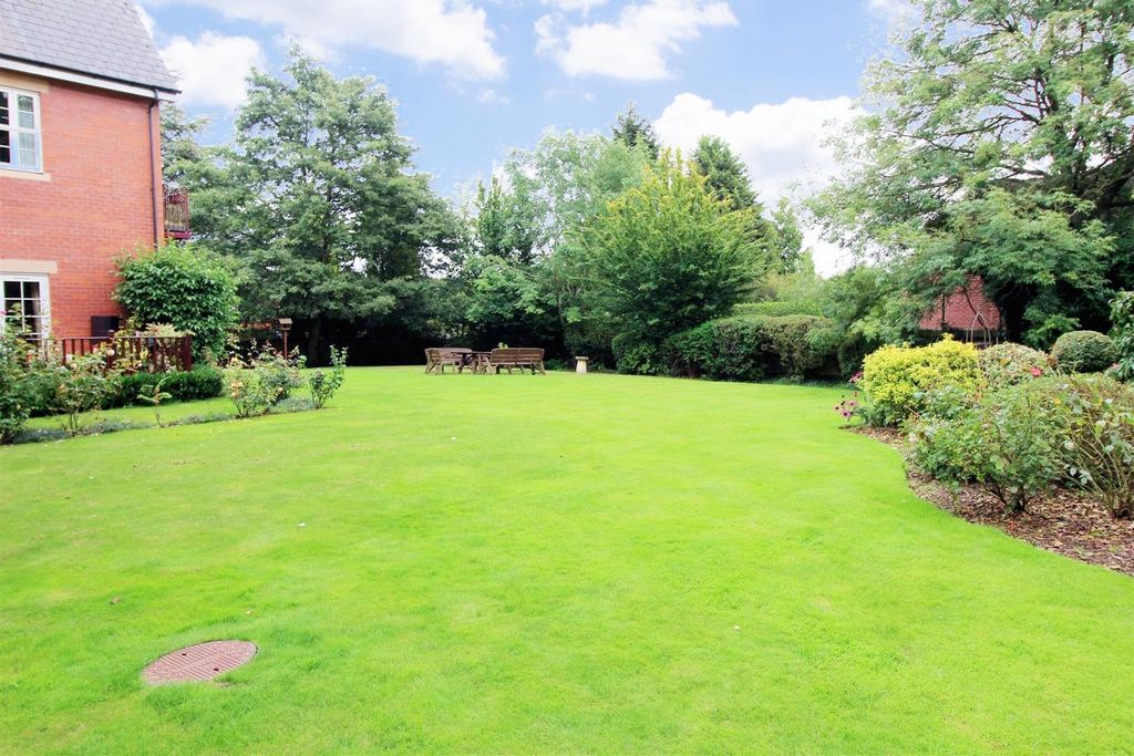 Additional image 11 of 2 bed flat for saleWainbody House, Stoneleigh Road, Gibbet Hill, Coventry CV4