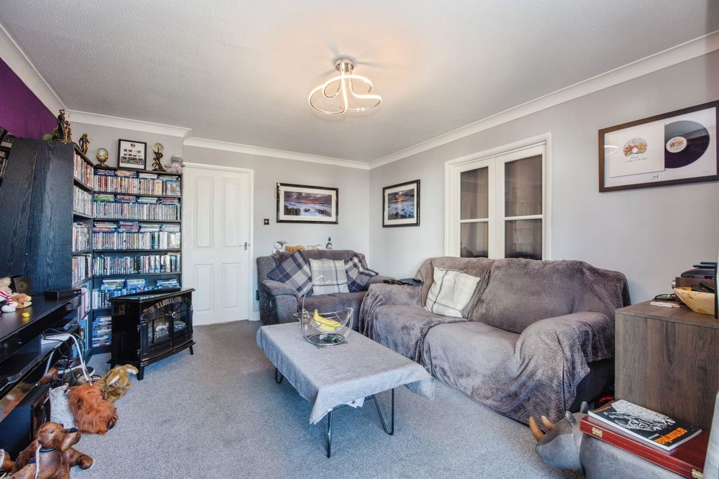 Property photo 3 of 15