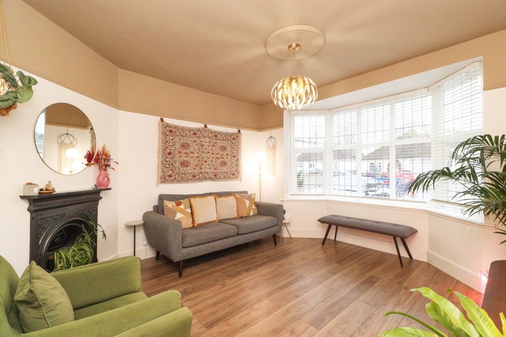 Property photo 3 of 19 Picture 3