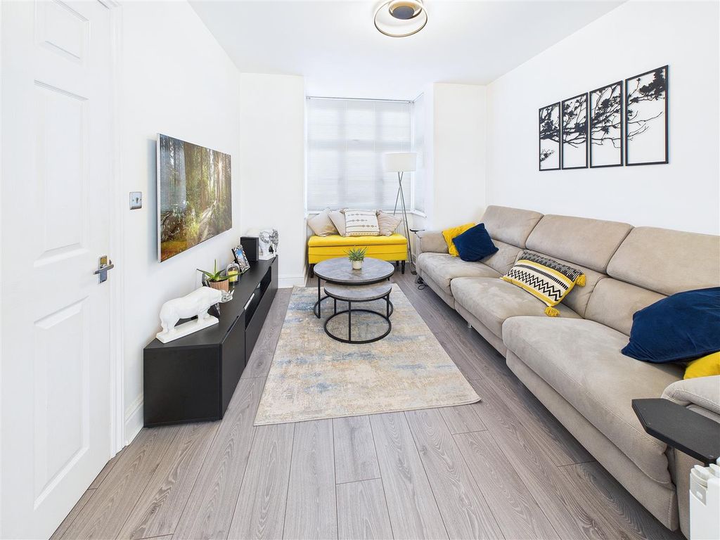 Property photo 3 of 24