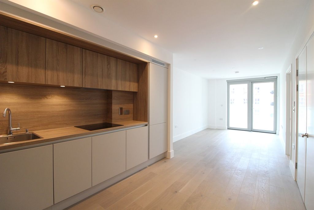 Property photo 2 of 8 Living+Area