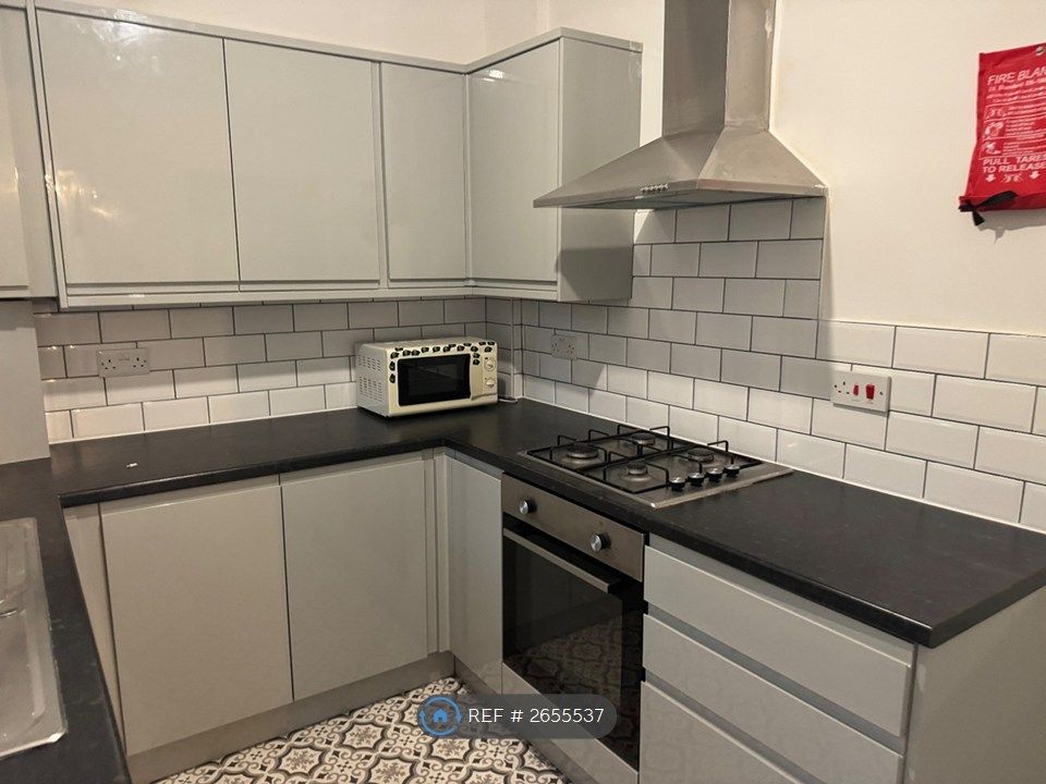 Property photo 3 of 35