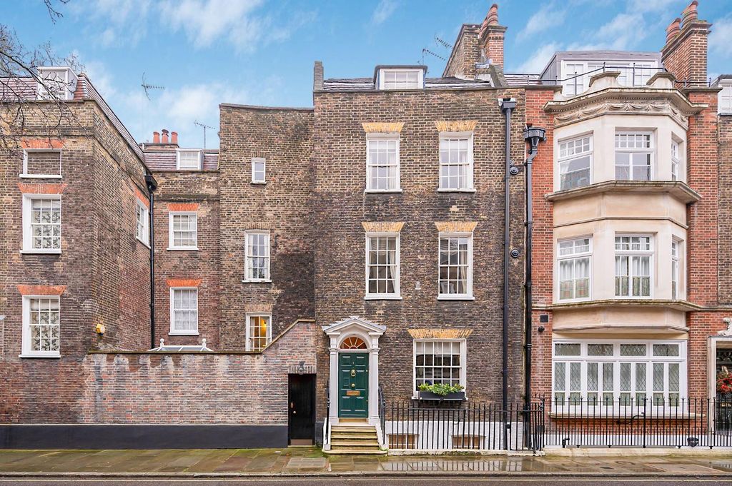 Property photo 1 of 20 Barton Street - Exterior