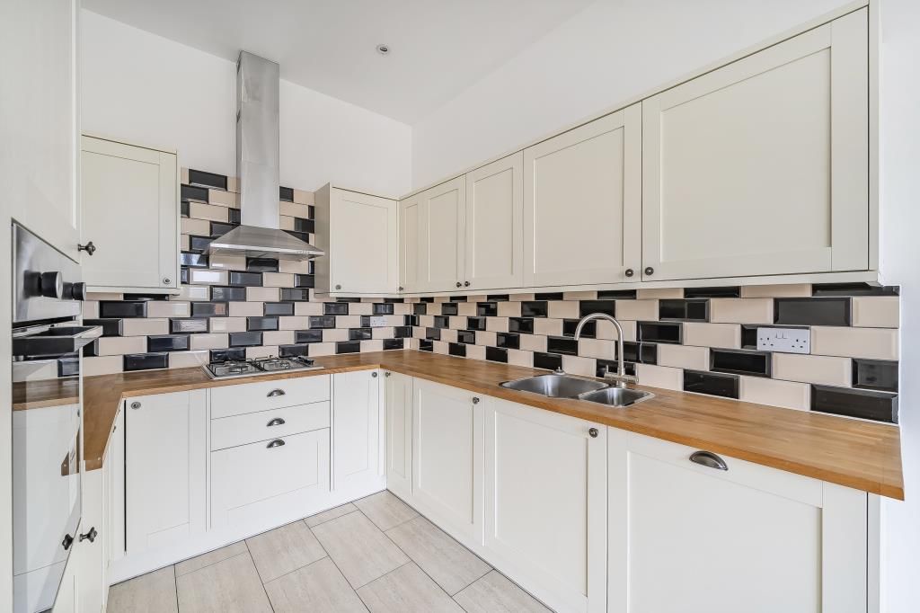 Property photo 3 of 22 Kitchen