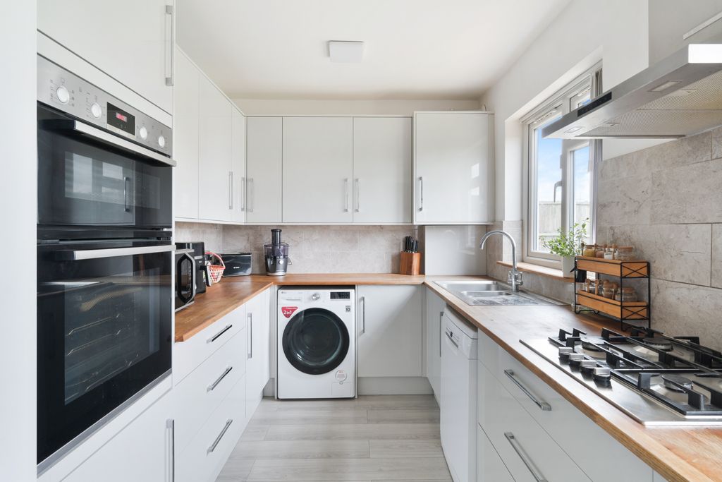 Property photo 3 of 13 Picture No. 16