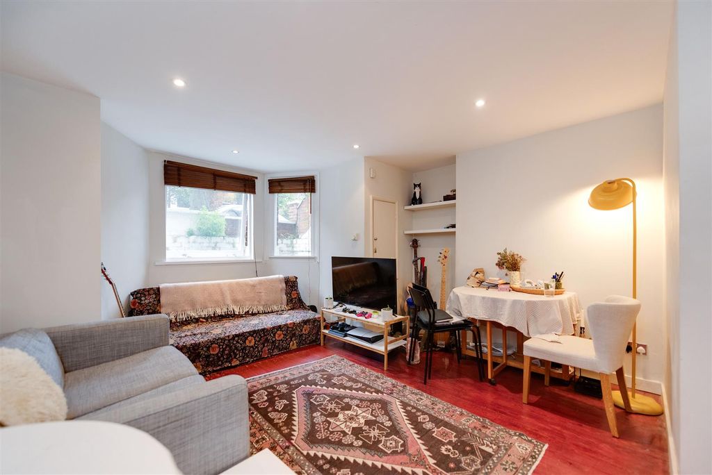 Property photo 2 of 9