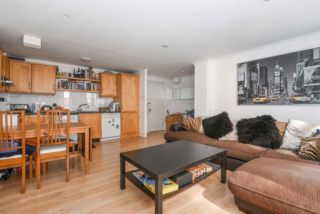 Property photo 3 of 7