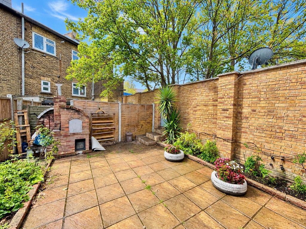 Property photo 2 of 7