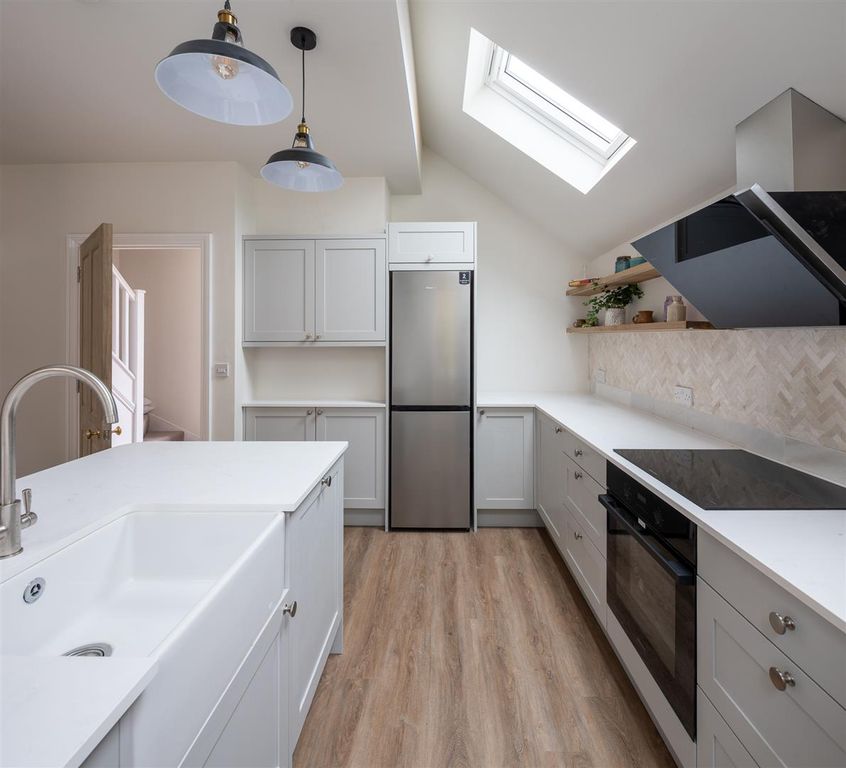 Property photo 3 of 15 Kitchen Area