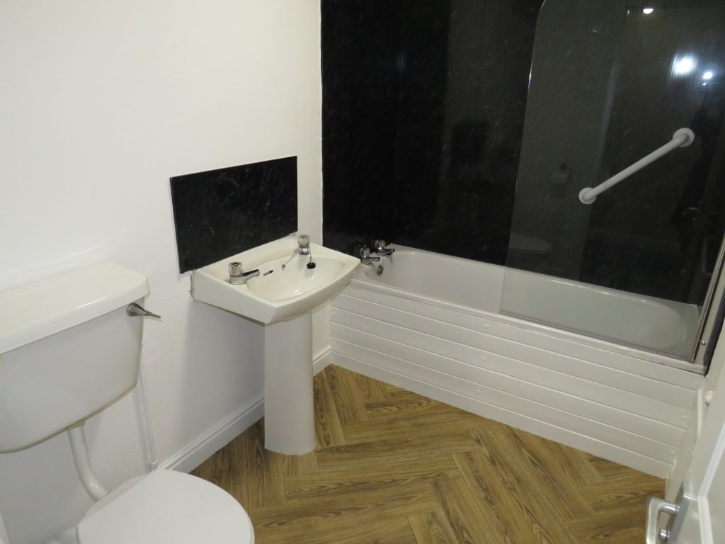 Property photo 3 of 8 Image