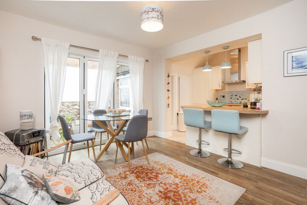 Property photo 3 of 21 Dining/Kitchen