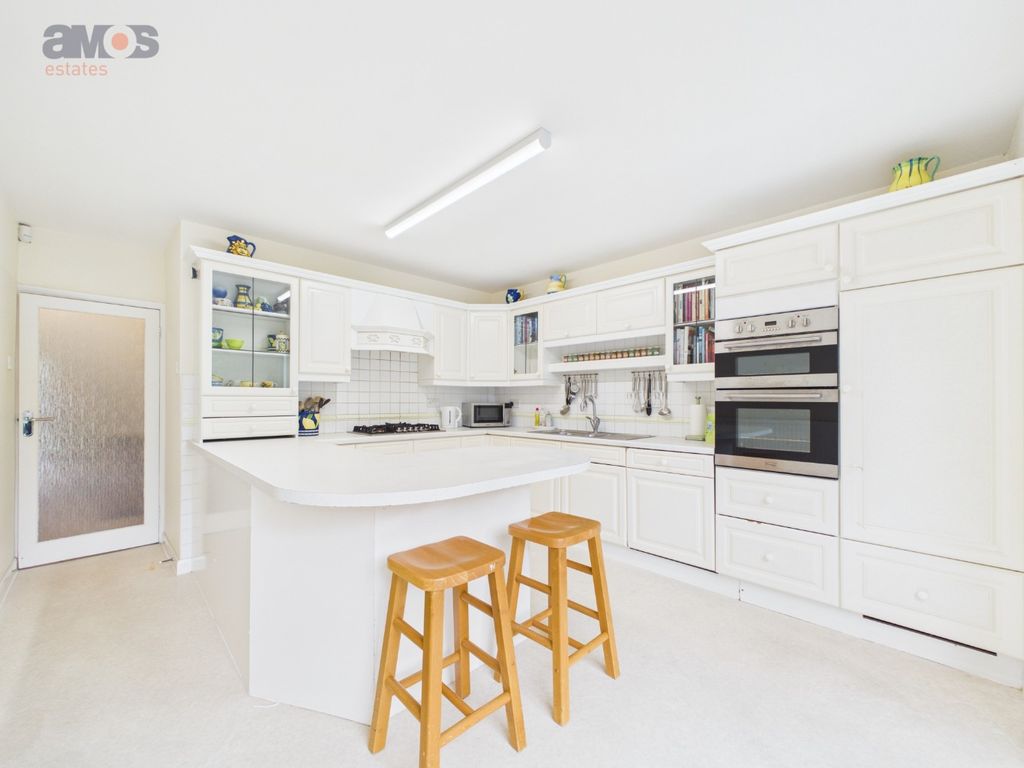 Property photo 2 of 23 5123704