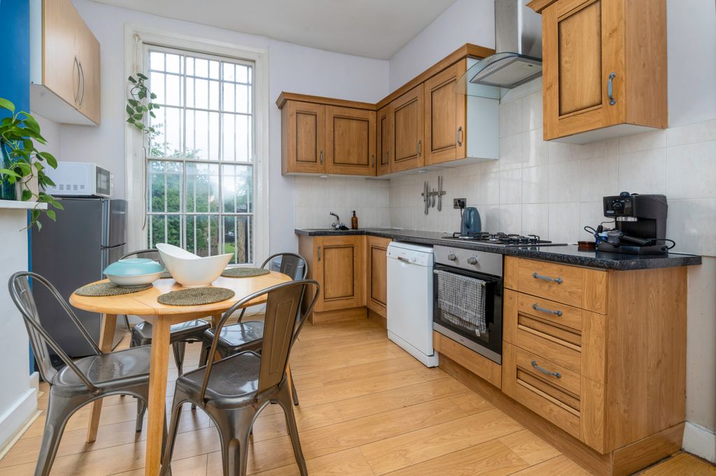 Property photo 1 of 10 Picture No. 13