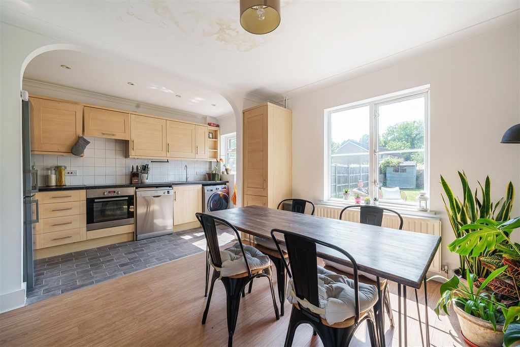 Property photo 3 of 9 993591 (3).Jpg