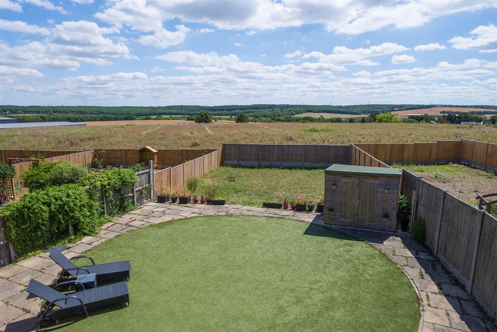 Property photo 3 of 23 Eversleigh Rise, Whitstable