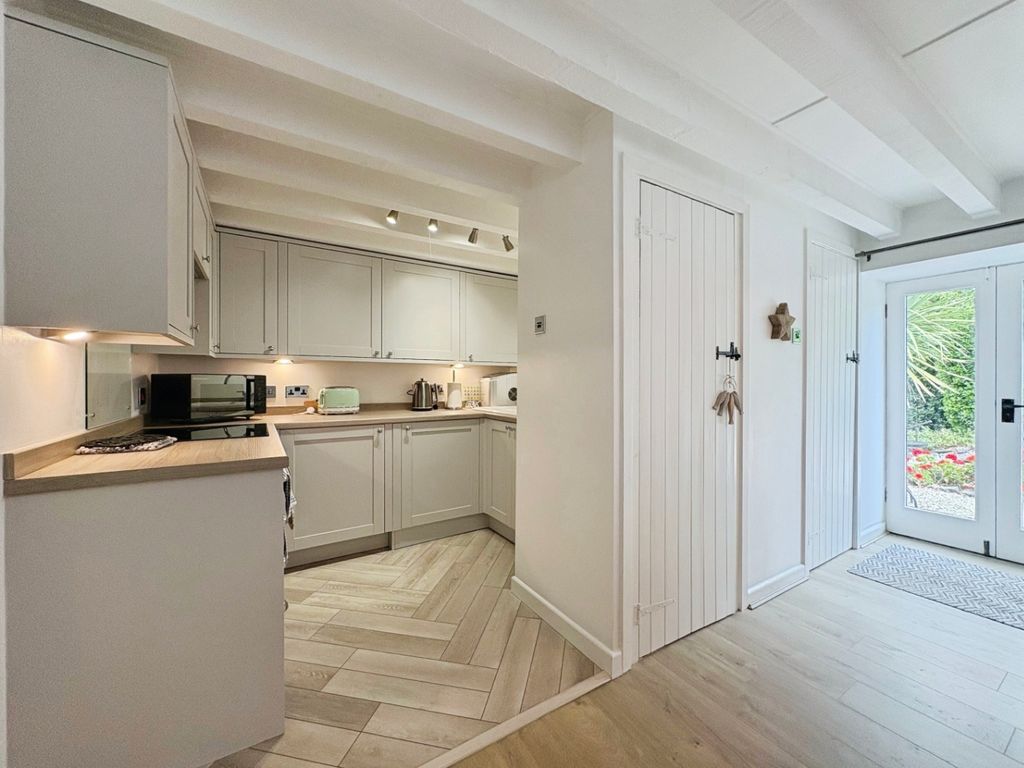 Property photo 2 of 16 5369437