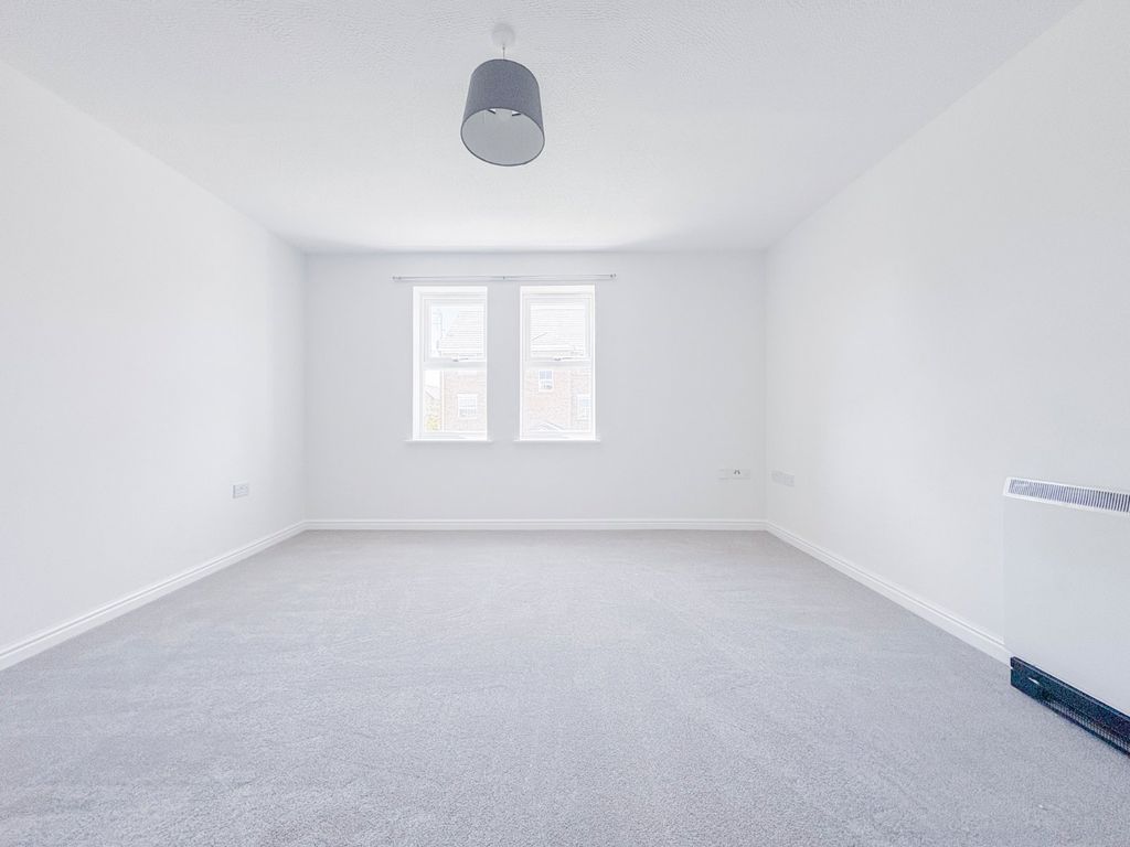 Property photo 3 of 18 Lounge