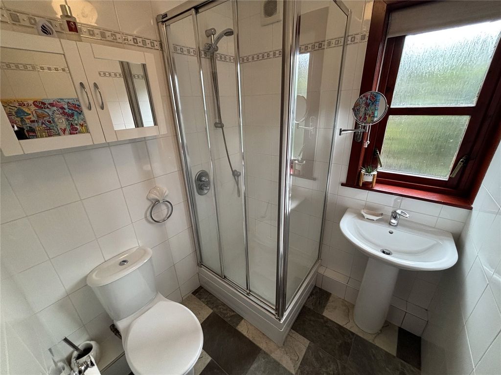Property photo 3 of 11 Picture No. 12