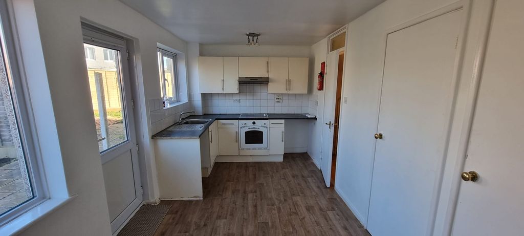 Property photo 2 of 7 Image