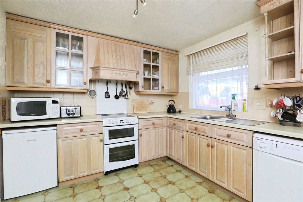 Property photo 2 of 10 Picture No. 37