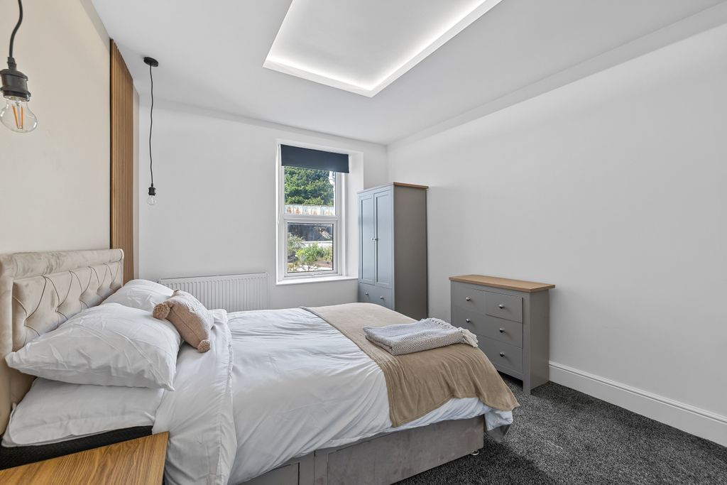 Property photo 1 of 8 0030