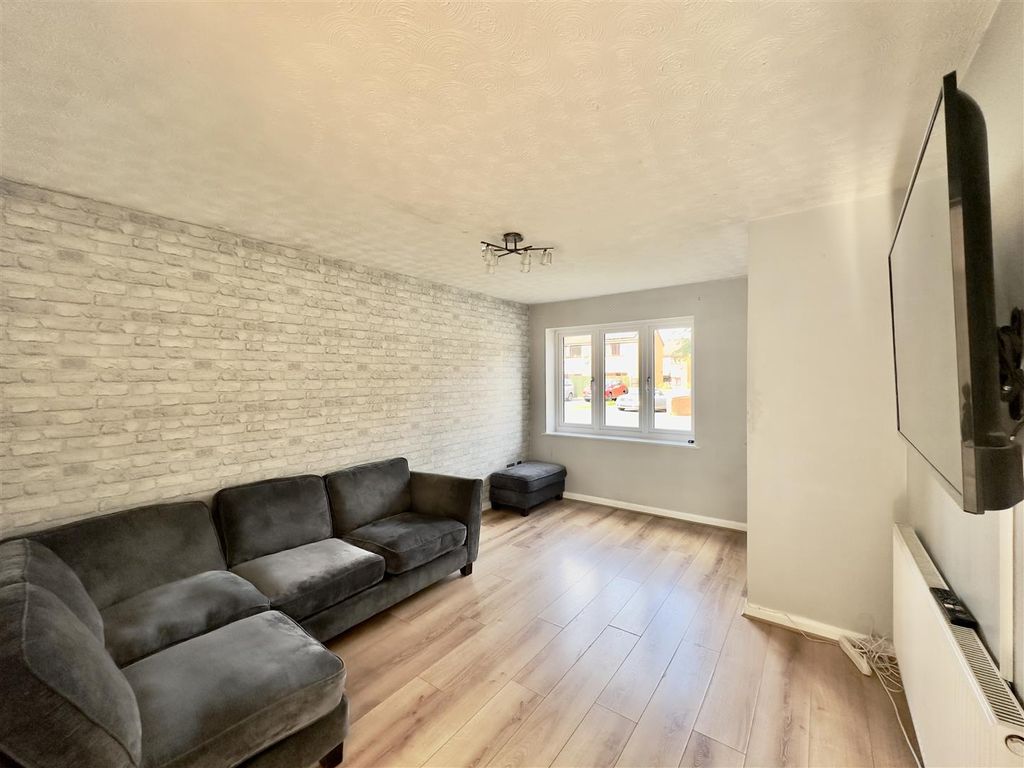 Property photo 3 of 12 3