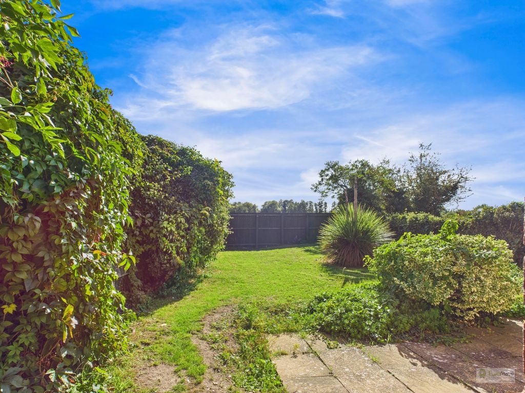 Property photo 3 of 16 Raven Close - Garden - 3 - Ewemove Mildenhall