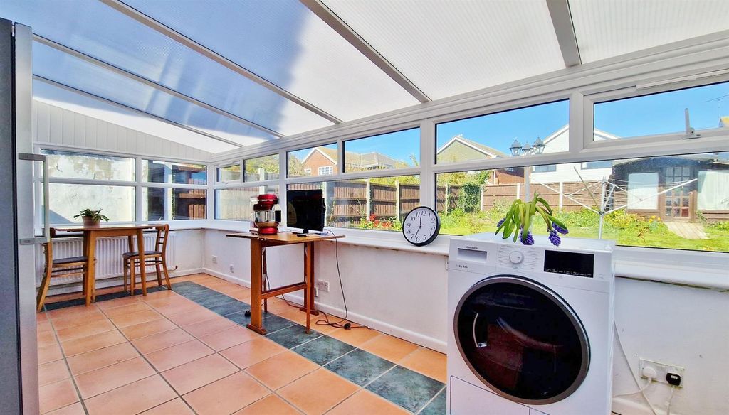 Property photo 2 of 16 Conservatory