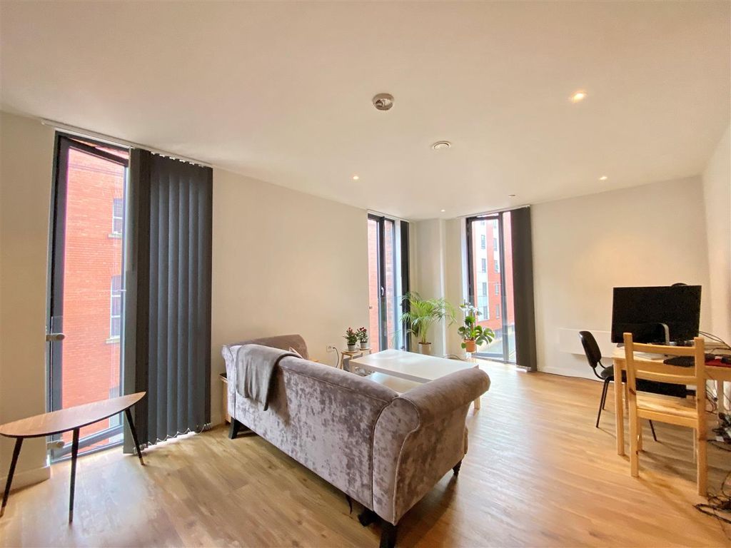 Property photo 3 of 12