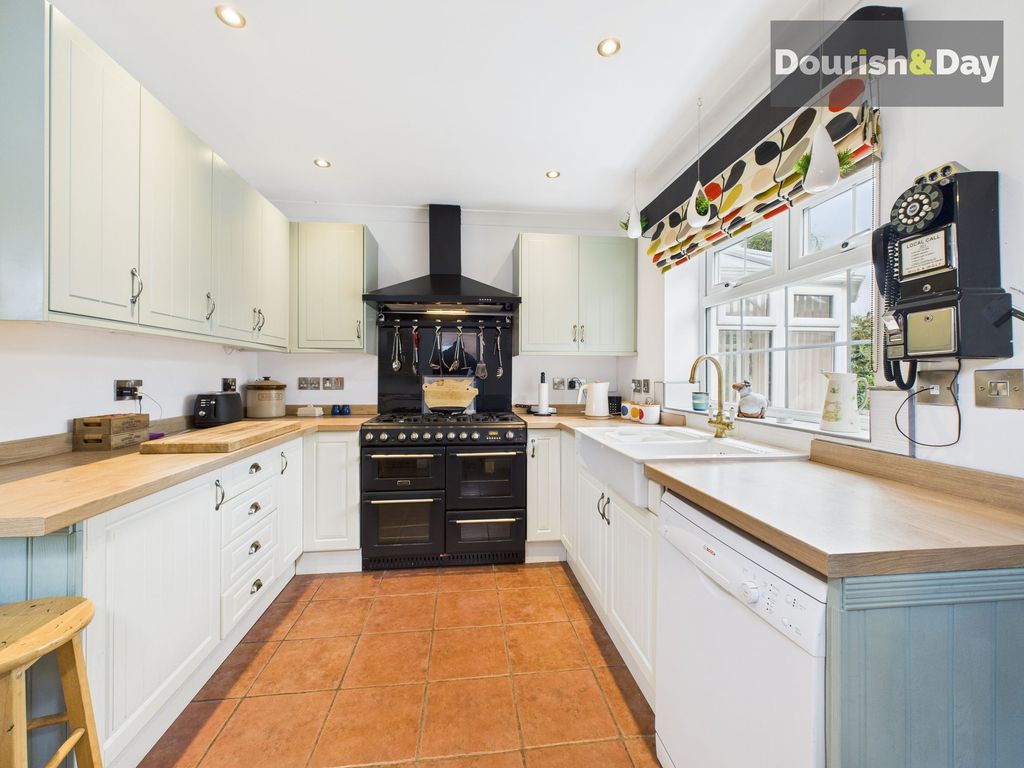 Property photo 3 of 24