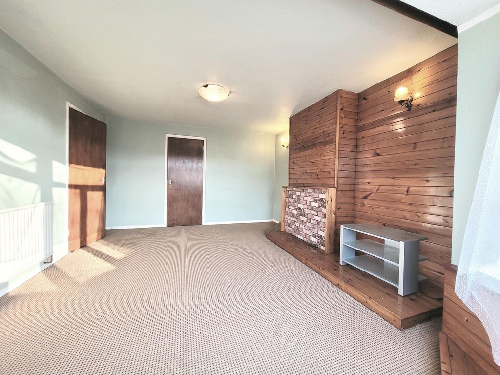 Property photo 2 of 12 Image