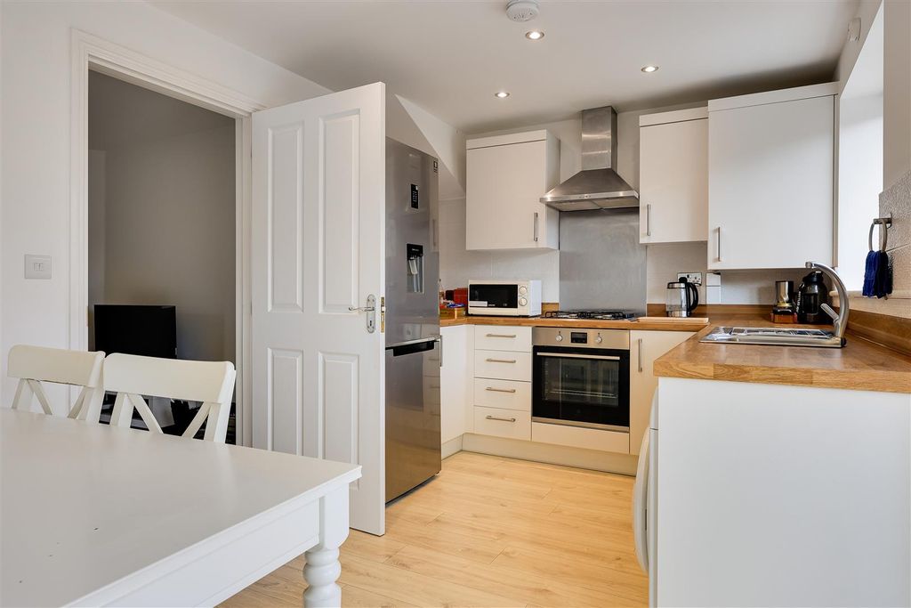 Property photo 2 of 17 Img (15).Jpg